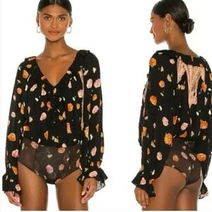 Floral Ruffle V-Neck Blouse